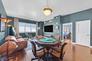 Photo #5: 2706937 Listing