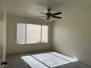 Photo #5: 2706963 Listing