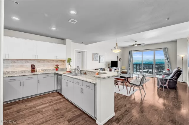 MLS: 2706968 Condo For Sale