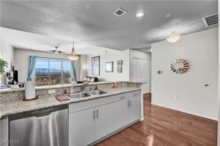 Photo #6: 2706968 Listing 