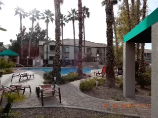 Photo #3: 2706983 Listing 