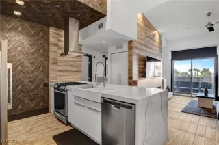 Photo #1: 2706999 Listing 