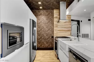 Photo #2: 2706999 Listing 