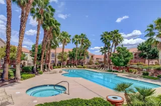 Photo #5: 2706999 Listing 