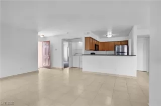 Photo #2: 2707021 Listing 