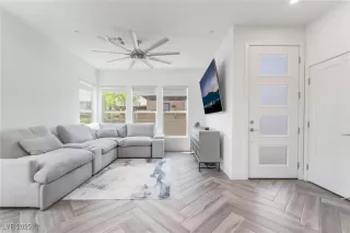 Photo #5: 2707022 Listing 