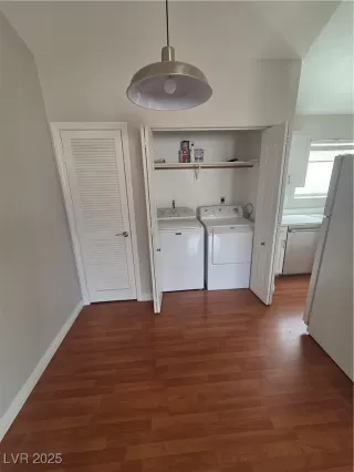 Photo #1: 2707033 Listing 