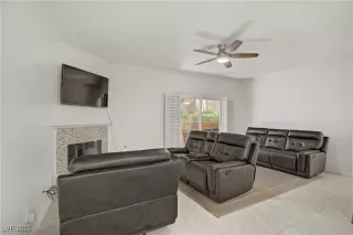 Photo #3: 2707045 Listing