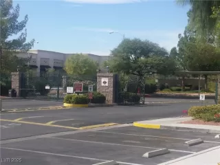 Photo #4: 2707049 Listing