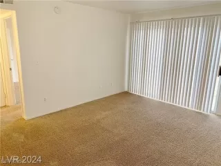 Photo #5: 2707049 Listing