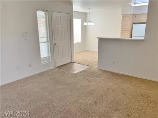 Photo #6: 2707049 Listing