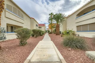 Photo #4: 2707104 Listing