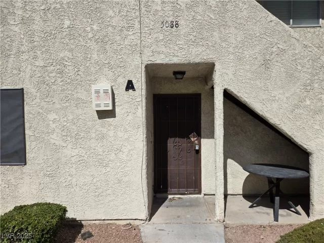 MLS: 2707128 Condo For Sale