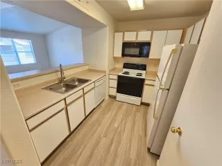 Photo #3: 2707170 Listing 