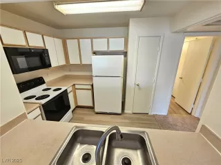 Photo #4: 2707170 Listing 