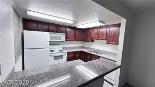 Photo #4: 2707177 Listing 