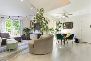 Photo #2: 2707229 Listing 