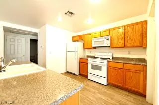 Photo #6: 2707238 Listing