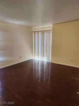 Photo #3: 2707241 Listing 