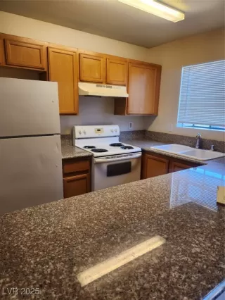 Photo #5: 2707241 Listing 