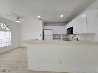 Photo #4: 2707256 Listing 