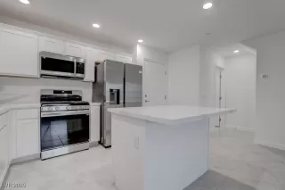 Photo #2: 2707257 Listing 