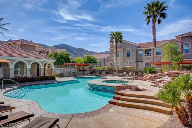 MLS: 2707286 Condo For Sale