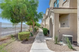 Photo #3: 2707286 Listing 