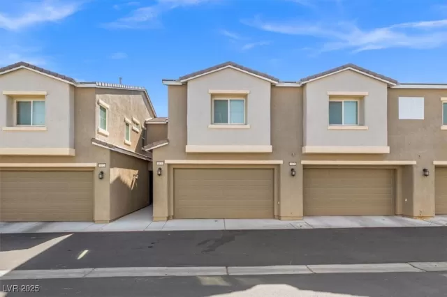 MLS: 2707322 Condo For Sale