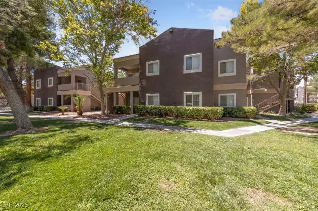 MLS: 2707327 Condo For Sale