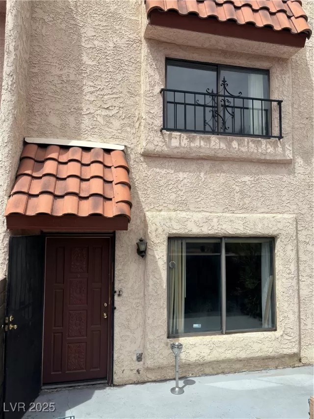 MLS: 2707349 Condo For Sale