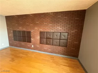 Photo #3: 2707349 Listing 