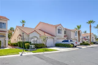 Photo #3: 2707363 Listing