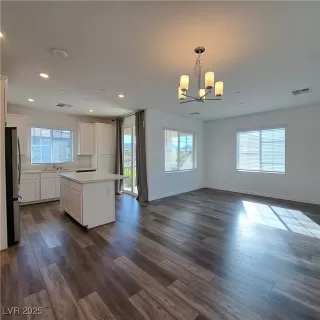 Photo #4: 2707372 Listing 