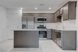 Photo #2: 2707385 Listing 