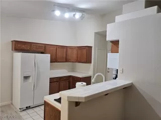 Photo #4: 2707402 Listing 