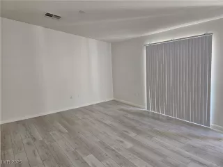 Photo #5: 2707402 Listing 