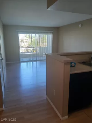 Photo #5: 2707417 Listing 