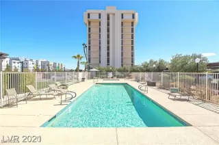 Photo #4: 2707431 Listing 