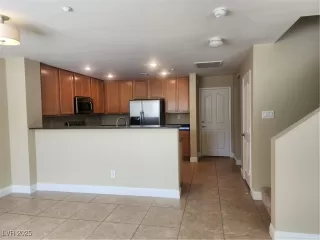 Photo #2: 2707455 Listing 