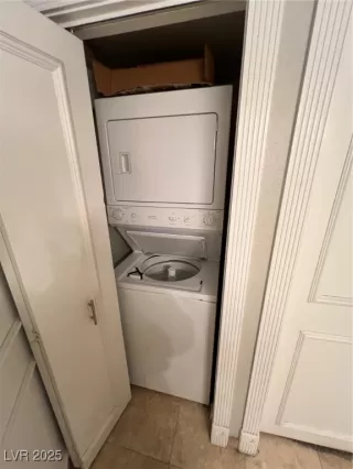 Photo #5: 2707461 Listing