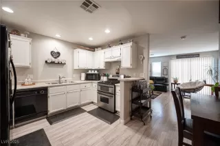 Photo #1: 2707492 Listing