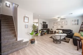 Photo #3: 2707492 Listing