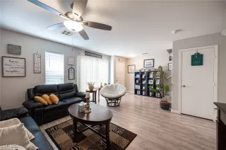 Photo #4: 2707492 Listing