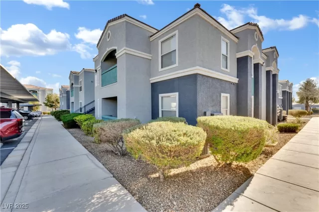 MLS: 2707497 Condo For Sale