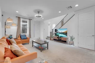 Photo #2: 2707500 Listing 