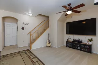 Photo #6: 2707503 Listing