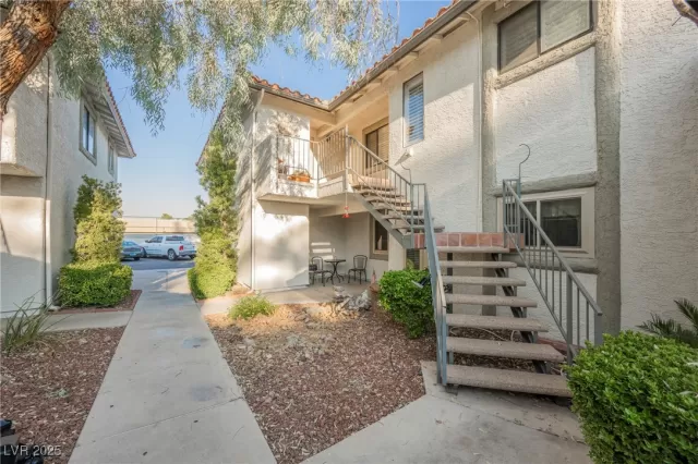 MLS: 2707512 Condo For Sale