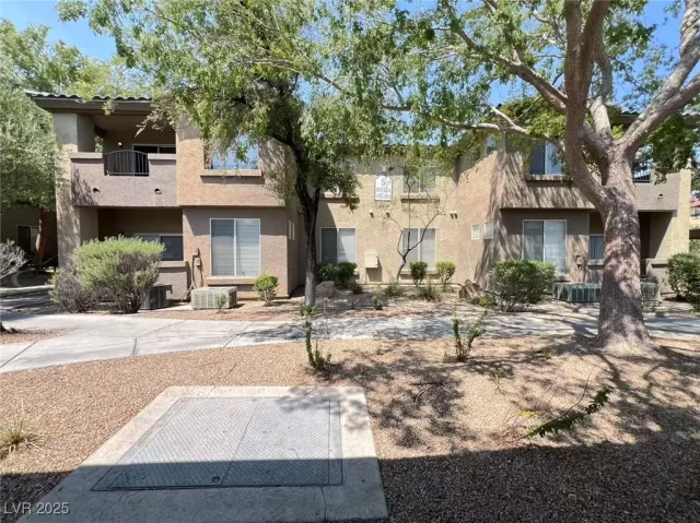 MLS: 2707536 Condo For Sale