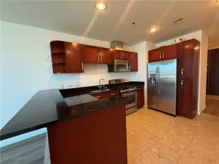 Photo #5: 2707538 Listing 